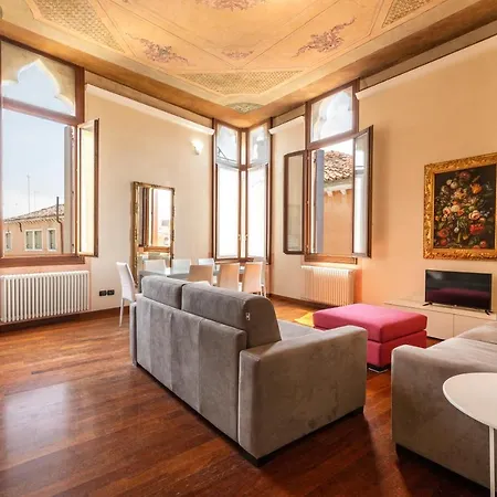 Doge Morosini Palace By Wonderful Italy * Βενετία