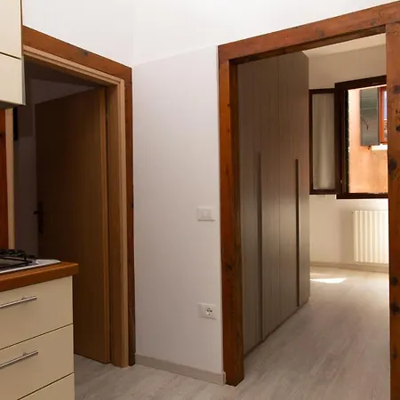 Veneziacentopercento San Pietro Apartament *