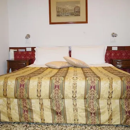 Hotel Casa Petrarca *