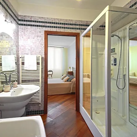 Guest house Corte Dei Miracoli 2*