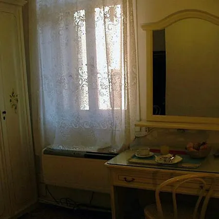 Hotel Airone
