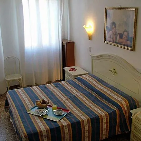 Hotel Airone