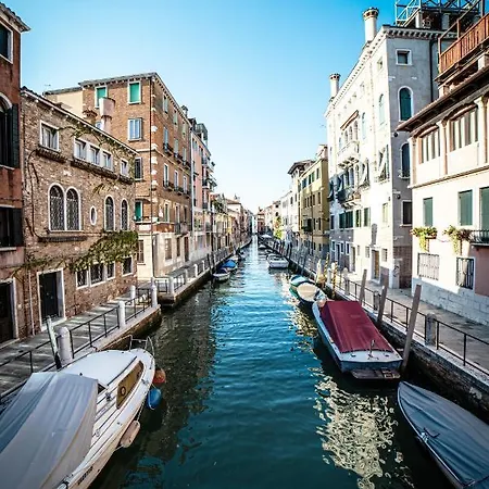 Apartment Salute Canal View