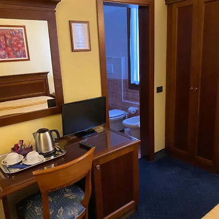 Alloggi Marinella 3*