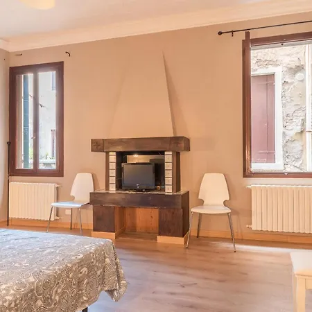 Apartment Family Colours Close To @rialto Mercato