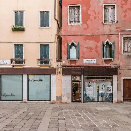 Family Colours Close To @rialto Mercato Apartment *