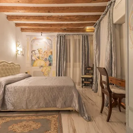 Noble House With @original Venetian Murales Appartement