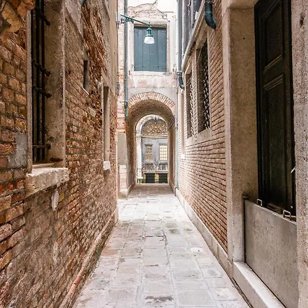 Noble House With @original Venetian Murales * Venice