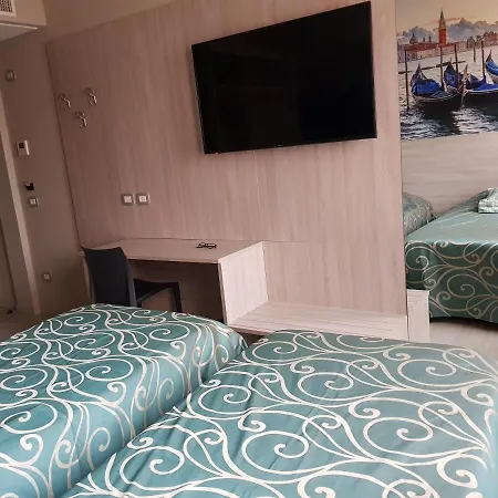 Hotel Altieri 3*