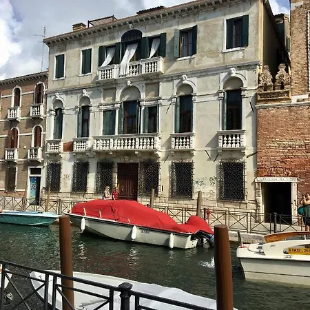 Bed & Breakfast La D'ella
