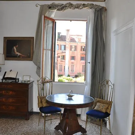 Bed & Breakfast La D'ella