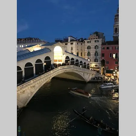 Rialto With Canal Grande View Appartamento *