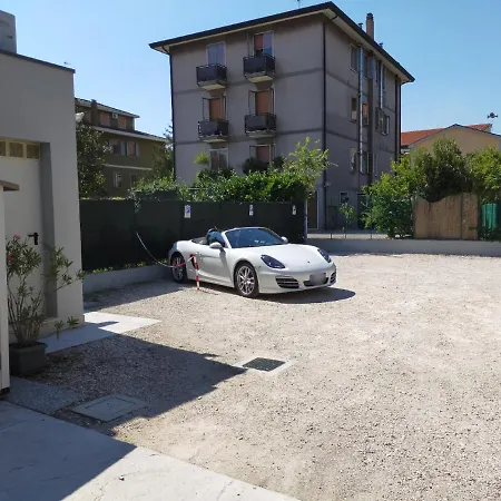Venice Airport Erica Guest house