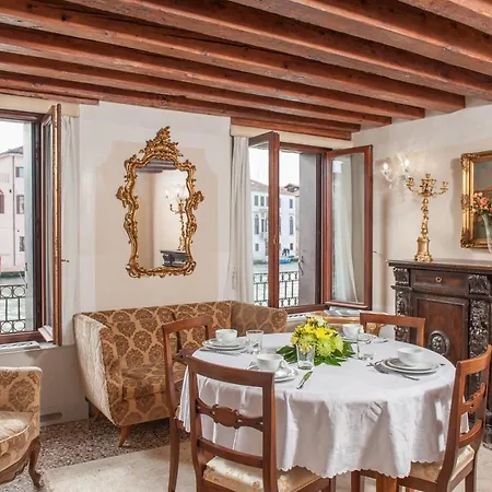 Apartment Ca' Dei Cuori On The Grand Canal