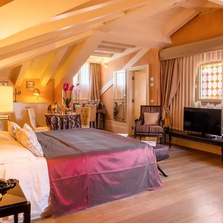 Moresco Hotel 4*