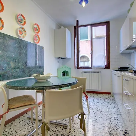 Apartment Marco Canal-views Venice