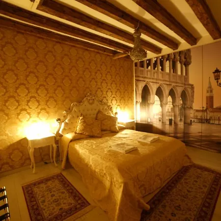 Apartment La Residenza Di Carlo Close To Piazza San Marco Venice