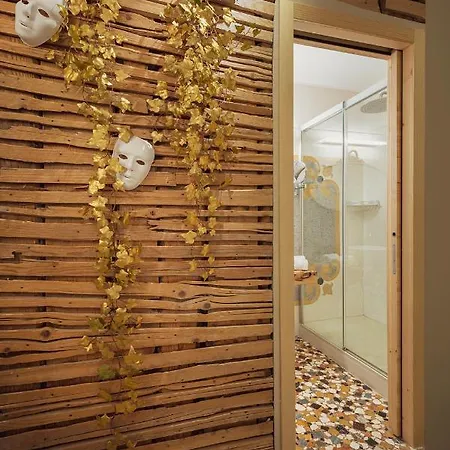 Cinqueteste Luxury 2*