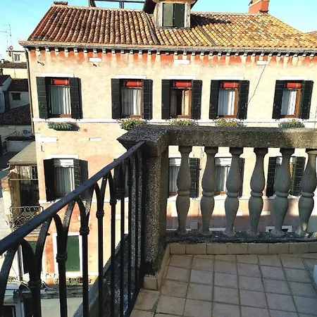 Cannaregio Apartment