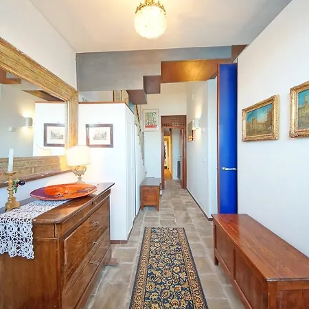 Dolcevita N 453 Canal View