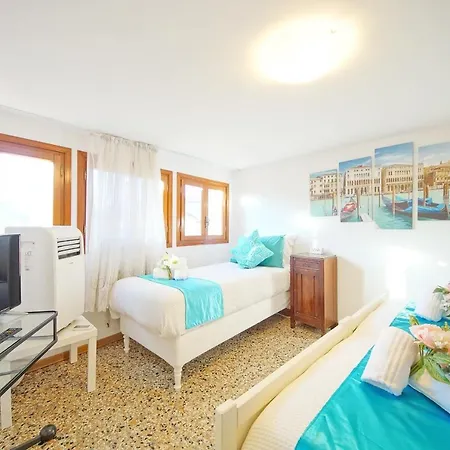 Campo San Polo Rialto Apartment
