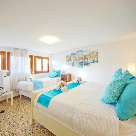 Campo San Polo Rialto Apartment