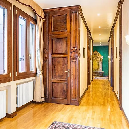 Ca' Pellegrini Luxury Grand Canal Apartment *