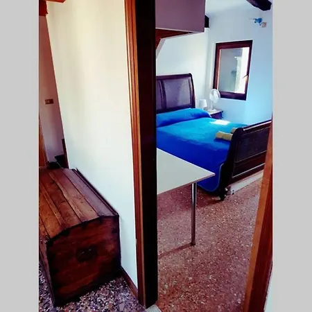 Large 3 Flat Rialto Apartment