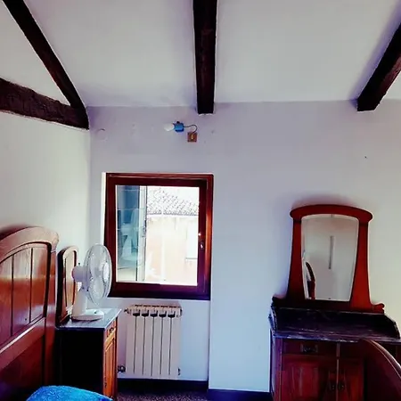 Large 3 Flat Rialto Apartment *