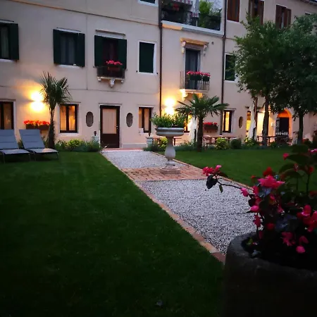 Guest house Cinqueteste Luxury 2*