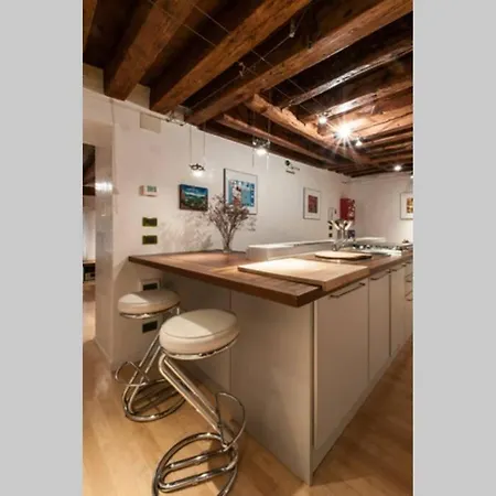 Apartment Bellissimo In Palazzo Storico