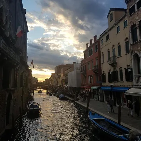 Calle Rielo Great Canal View Апартаменты