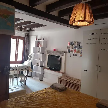 Gondola Show Apartment *