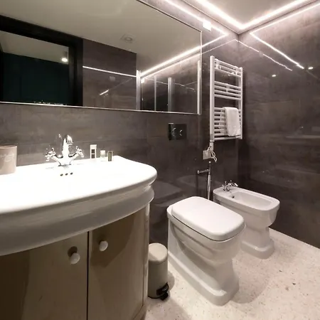 Poli Aparthotel Venice