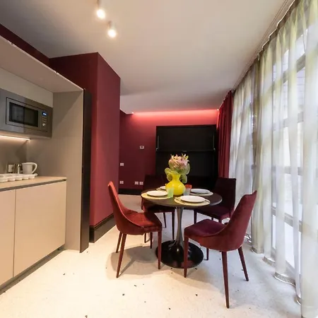 Poli 2* Venice