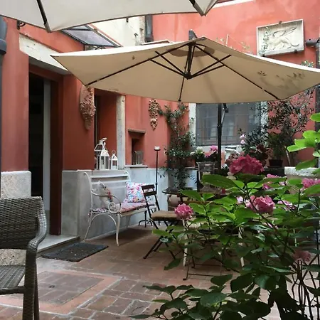 Henry's Heaven Venice