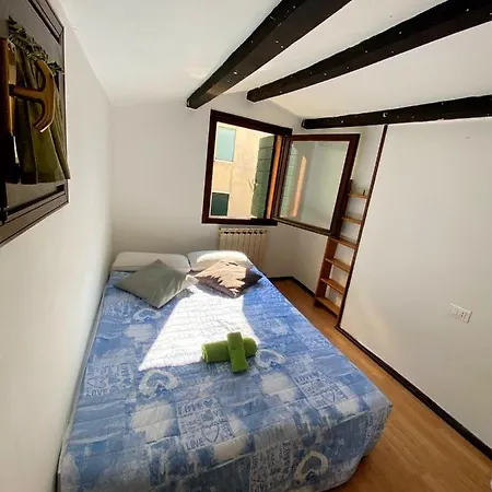 The Glamour Of San Marco Apartment