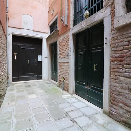 Wellvenice Fenice Apartment Venice