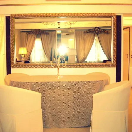 Apartment Wellvenice Fenice