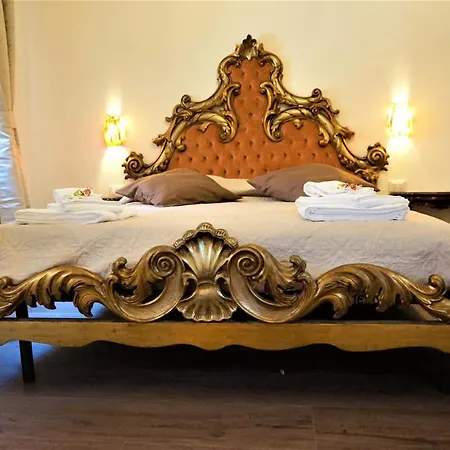 Apartment Sara S Luxury Five Minutes From Piazza San Marco Venice