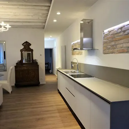 Sara S Luxury Five Minutes From Piazza San Marco Apartment *