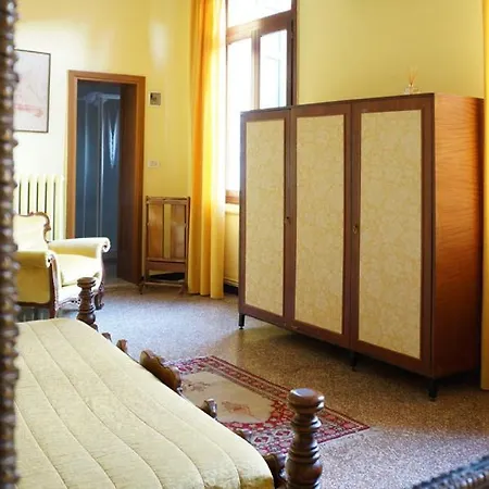 Corte Campana Bed & Breakfast *