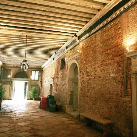 Bellissimo In Palazzo Storico Venice