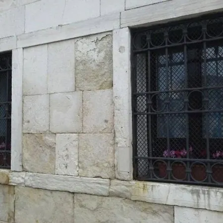 Appartamento Monolocale Tre Archi *