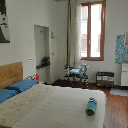 Archie's House Hostel *