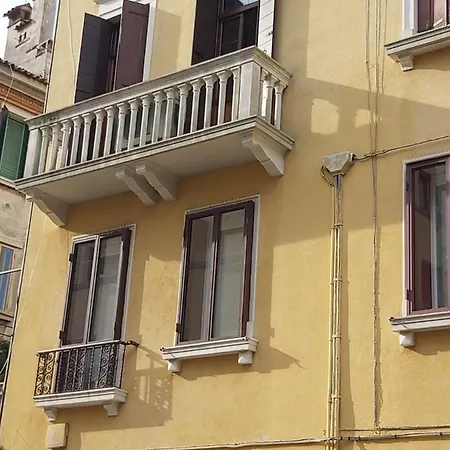 A Casa Di Claudia Apartment *