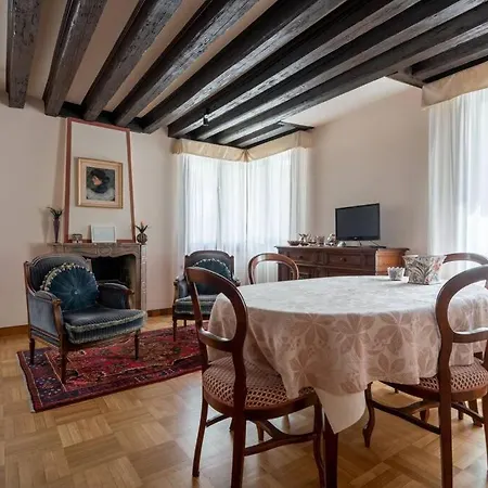 Giglio 2476 Apartamento *