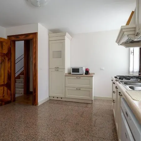 Giglio 2476 Apartamento *
