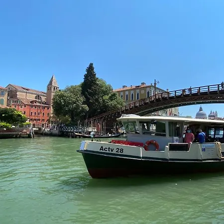 Ca' Romantica - Big At Accademia * Venice