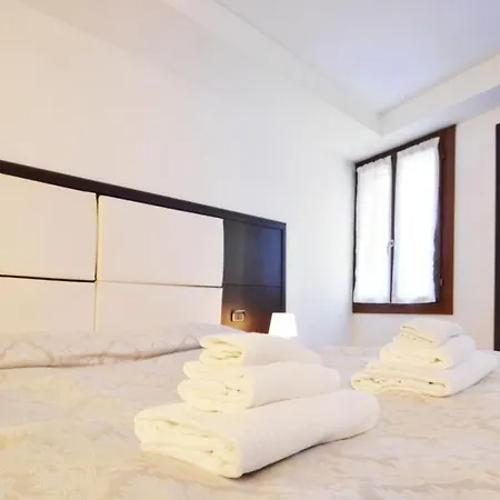 Residenza Ai Do Mori Venice